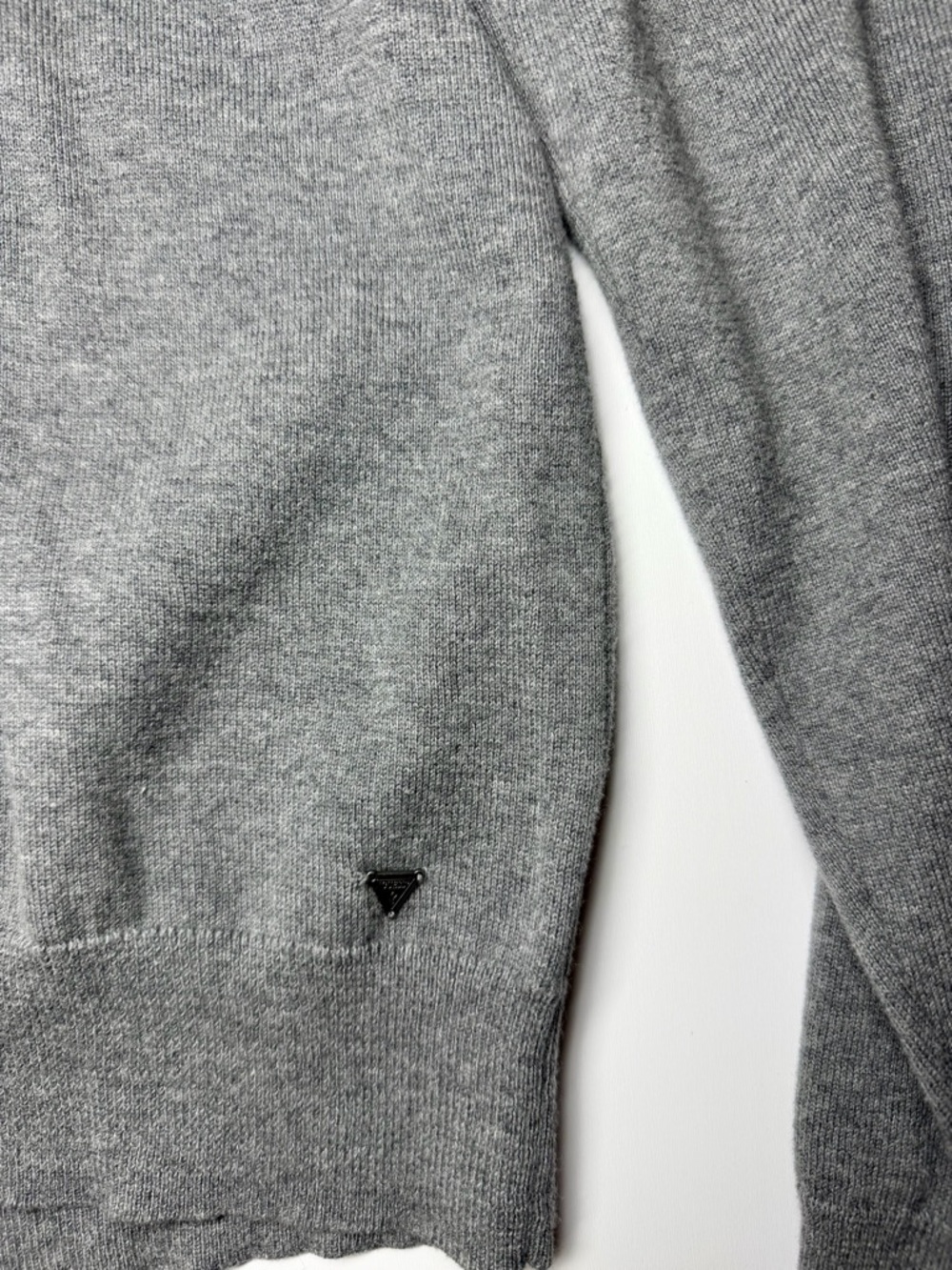 GUESS Women’s Dark Heather Grey Turtleneck Sweater 100% Cotton Size L - Picture 2 of 7